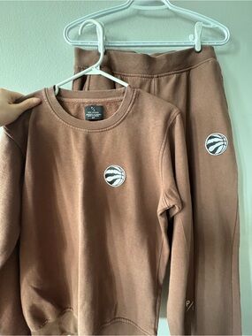 Peace Collective Women's Brown Track Pants & Sweatshirt Set - Toronto Raptors